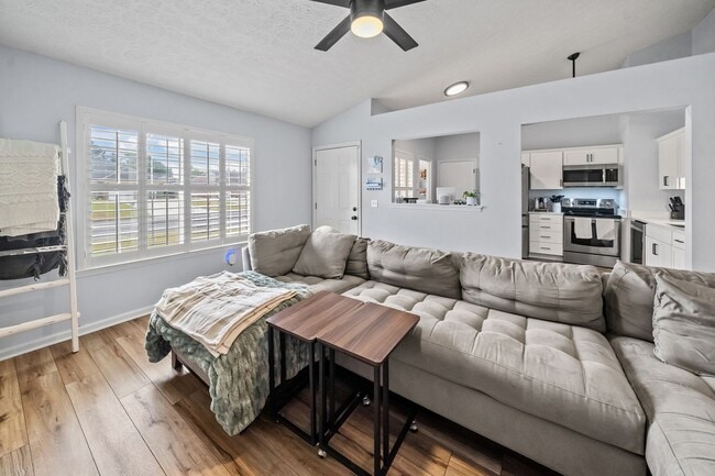 Building Photo - Whitemarsh Island Gem - Charming 3-Bedroom Home on a Corner Lot in Battery Point