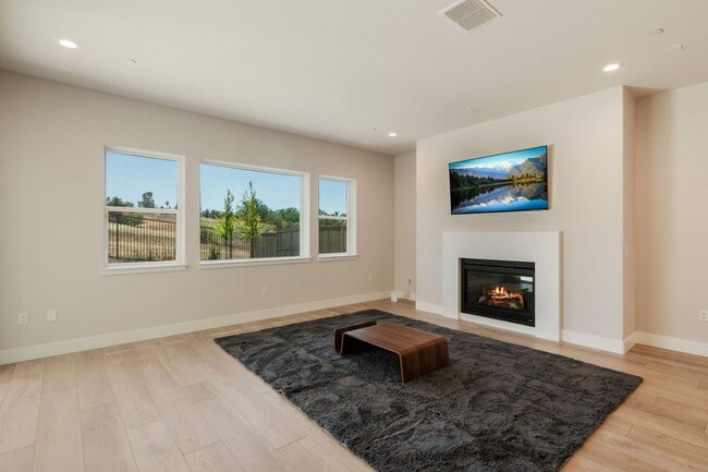 Building Photo - Newly Built 5BR Luxury Home in El Dorado Hills – 3,926 Sq Ft!