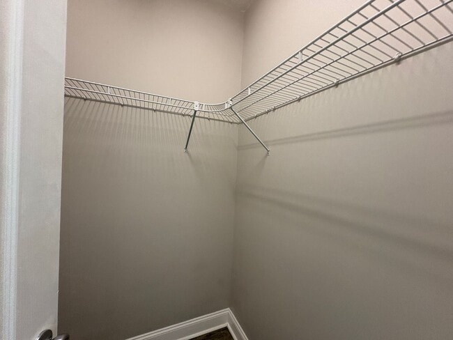 Building Photo - 505 Twisted Oak Dr NW