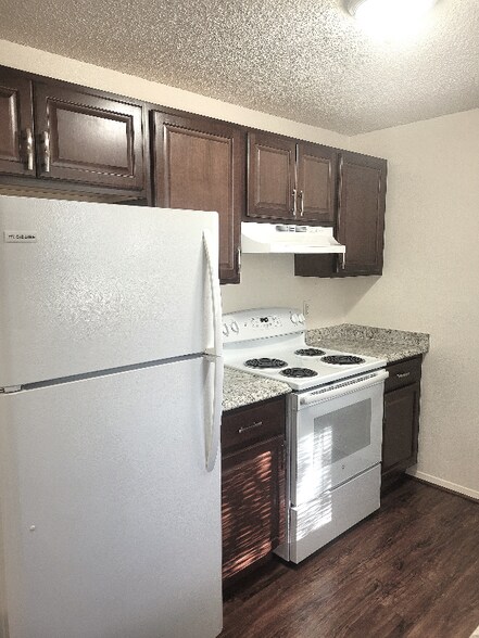 Building Photo - 228 Glenda Dr