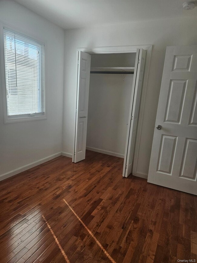 Building Photo - 9 Bainbridge St