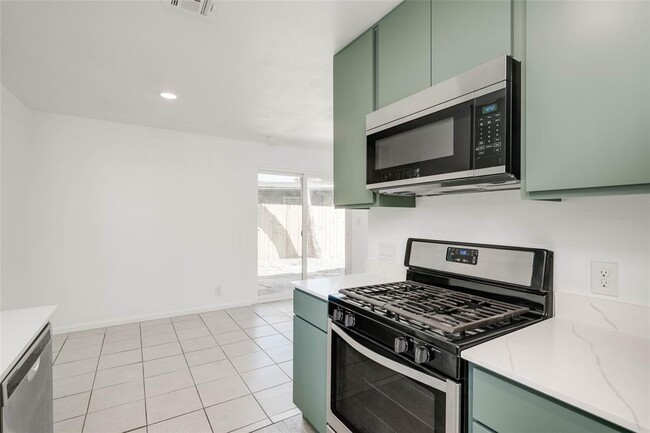 Building Photo - 3304 Dolphin Cove