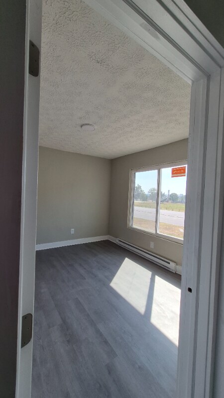 Building Photo - 916 Riverview Terrace