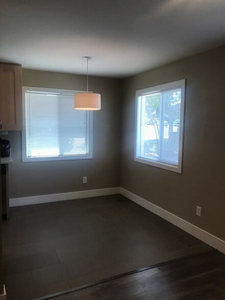 Building Photo - 5434 Garfield Ave