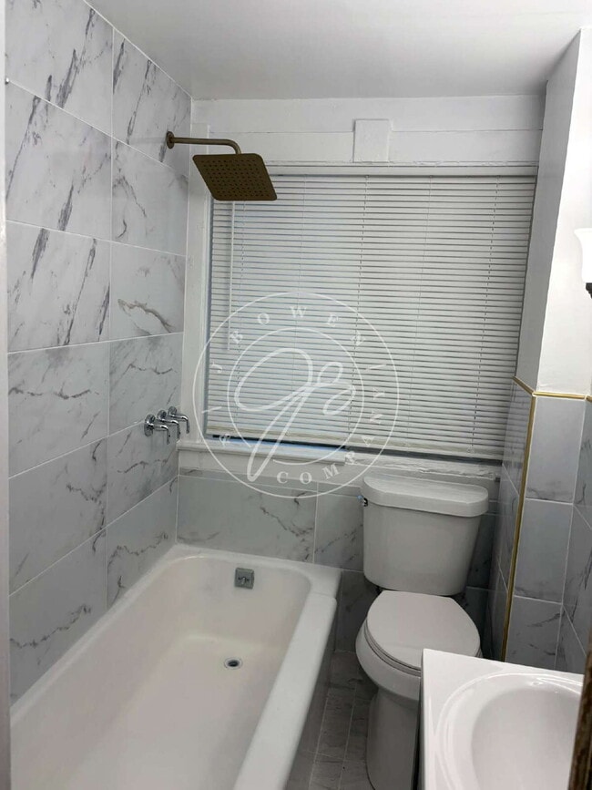 Building Photo - Must-See 2-Story, 2-Bedroom Home with Fenced Yard