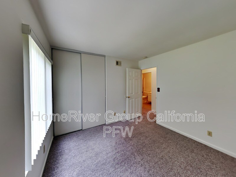 Building Photo - 3910 Coronado Cir