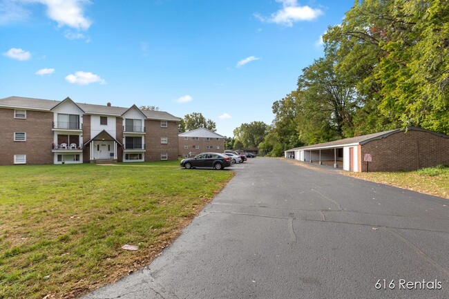 Building Photo - 630 56th St SE