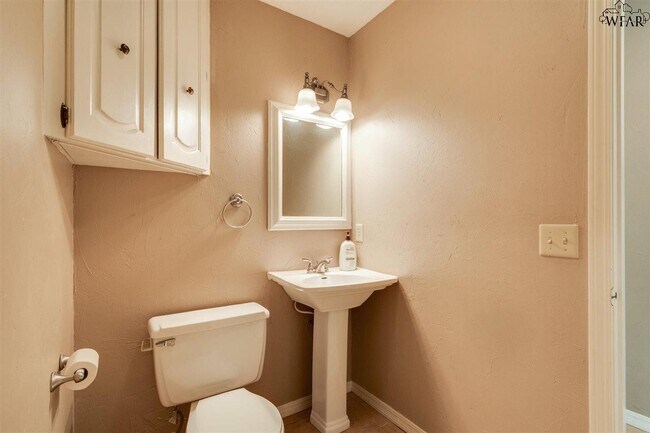 Building Photo - 4301 Shady Ln