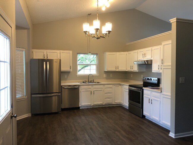 Building Photo - 13098 Sterling Cmns