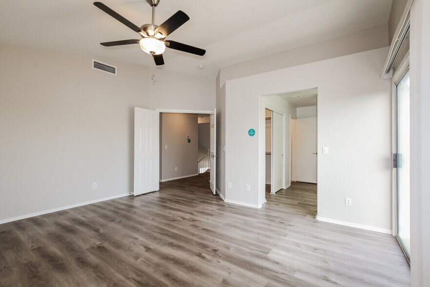 Building Photo - 5203 W Kristal Way