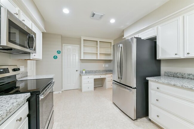 Building Photo - 1710 Pine Gap Dr