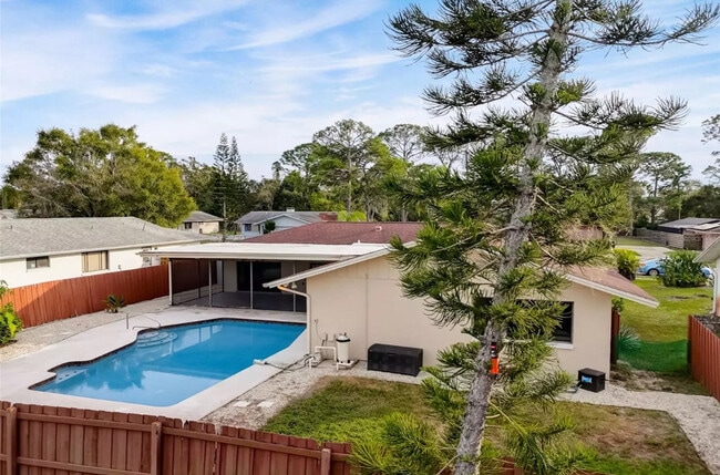 Building Photo - 6455 Jarvis Rd