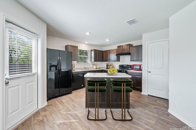 Building Photo - 5502 Rosillo Hill
