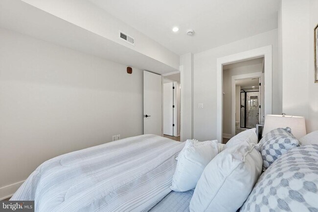 Building Photo - 2134 Wisconsin Ave NW