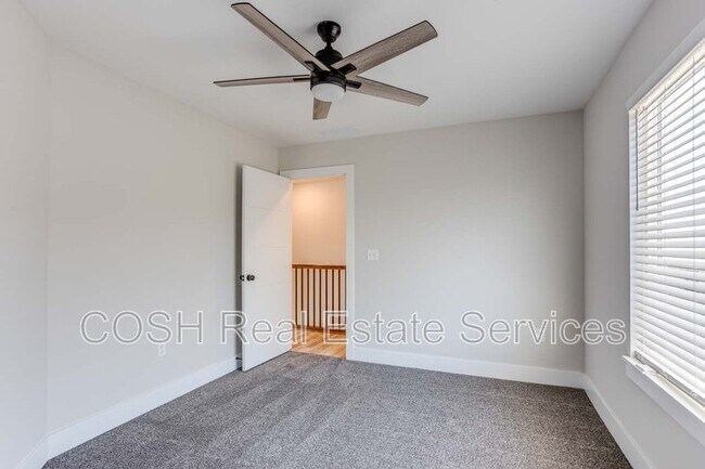 Building Photo - 8447 W 37th Ct N