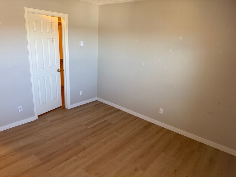 Building Photo - 7132 S Bryant St