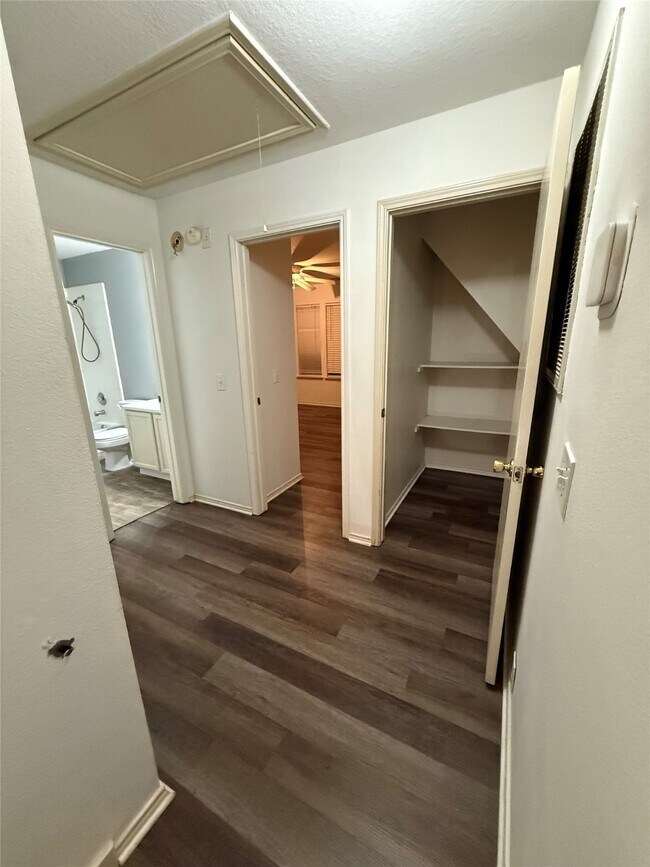 Building Photo - 4814 Russet Trail Ct