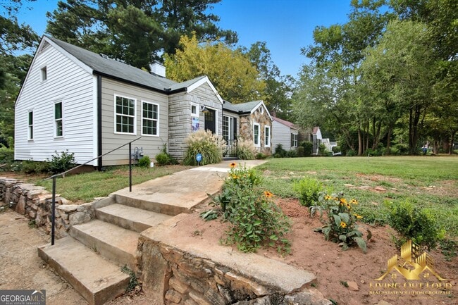 Building Photo - 1439 Westridge Rd SW