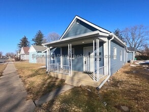 Building Photo - 909 S Lebanon St