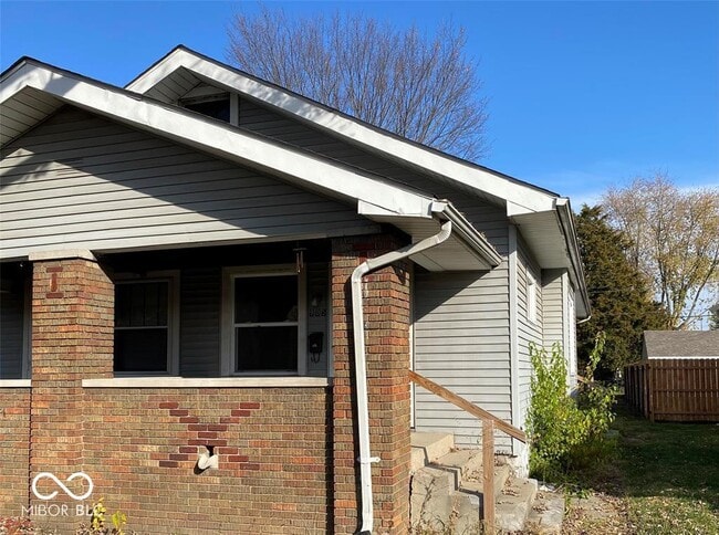 Primary Photo - 905 N Emerson Ave