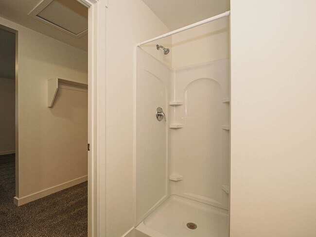 Building Photo - RES_WHITE_8178