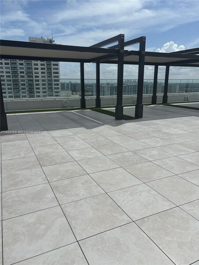 Building Photo - 4020 Galt Ocean Dr