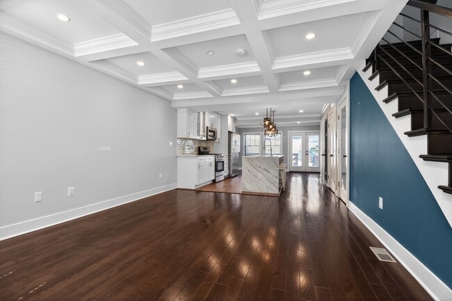 Building Photo - 847 20th St NE