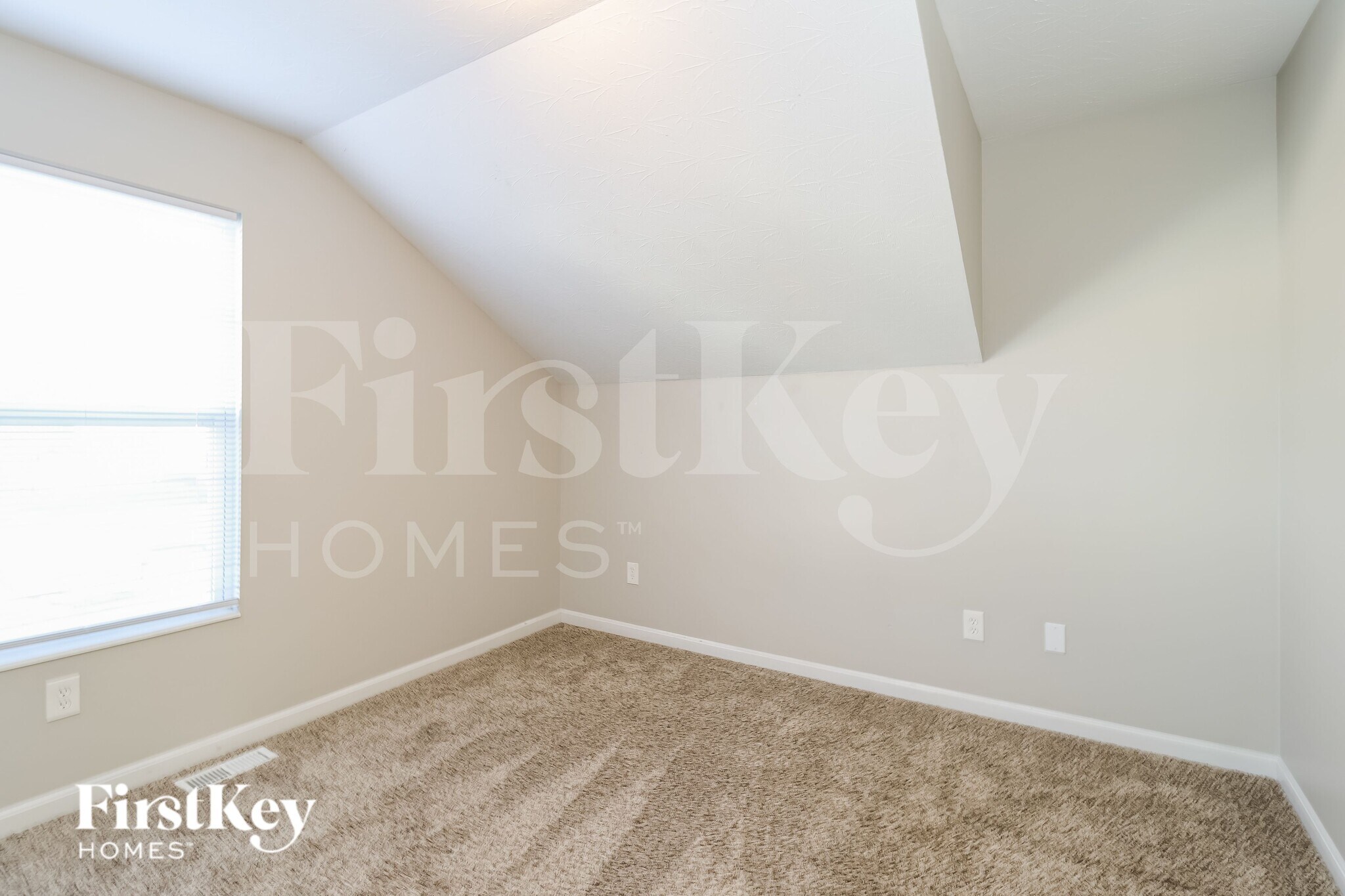 Building Photo - 53 Wooded Ridge Dr