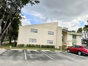 Building Photo - 4115 NW 88th Ave