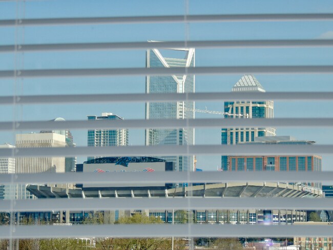 Building Photo - 630 Calvert St