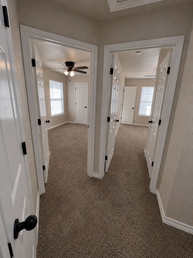 Building Photo - 5016 Flipper Dr