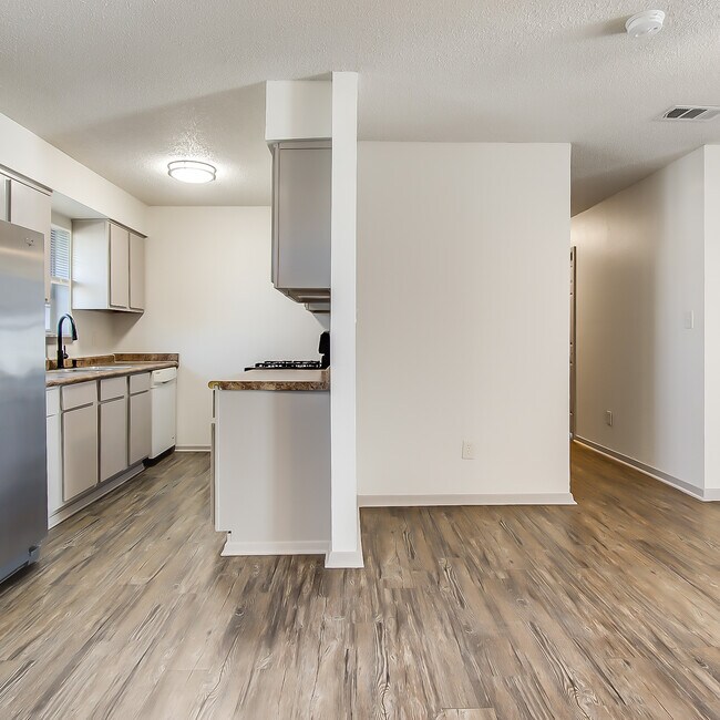 Building Photo - 3BR/1.0BA Single Family - Seagoville