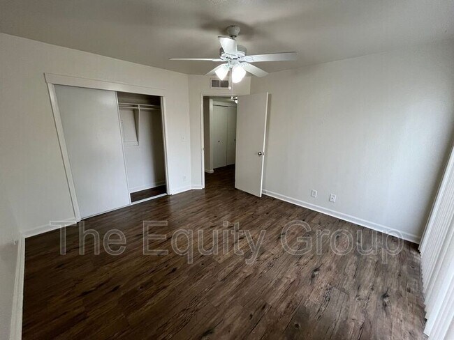 Building Photo - 3928 W Meadow Ave