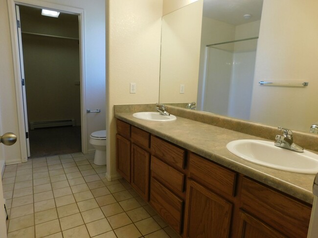Building Photo - Duplex in Fruita