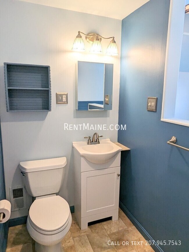 Building Photo - 54 Penobscot St