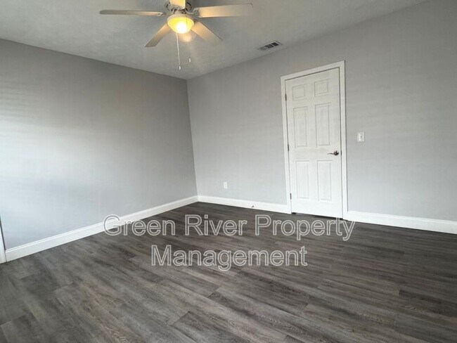 Building Photo - 2803 College St