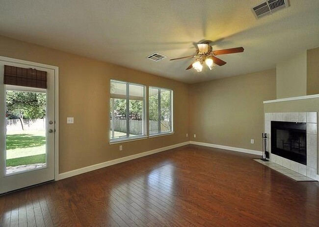 Building Photo - 6150 Jumano Ln