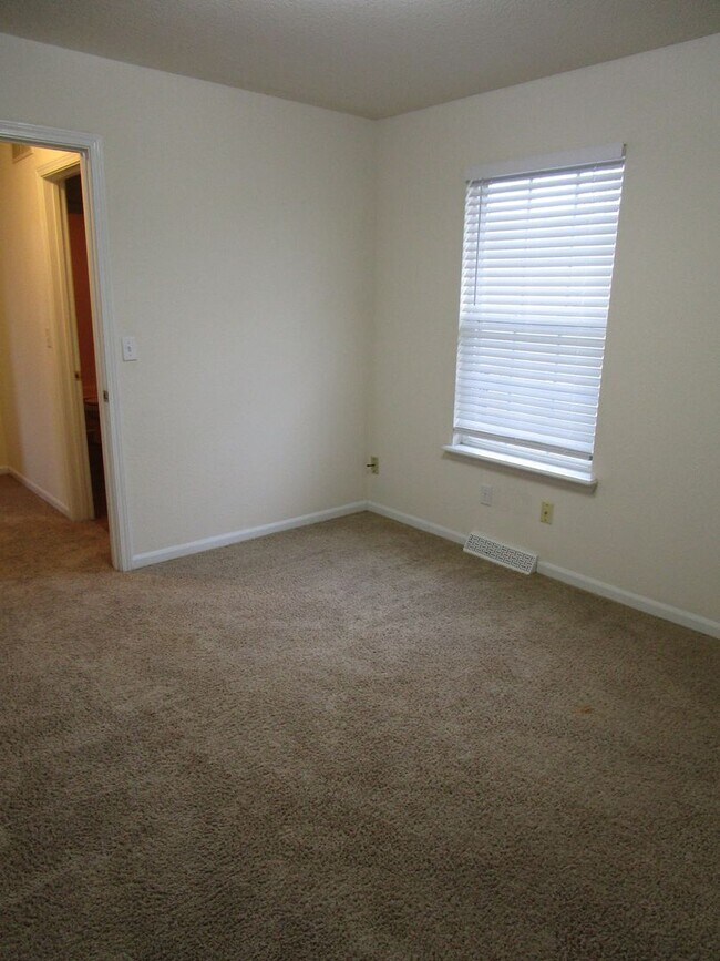 Building Photo - 4404-4404 W Jeana Ct