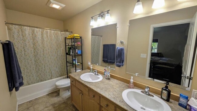 Building Photo - 4866 S Danielle St