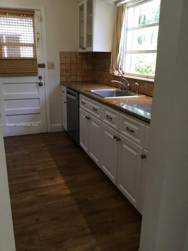 Building Photo - 8927 Hawthorne Ave