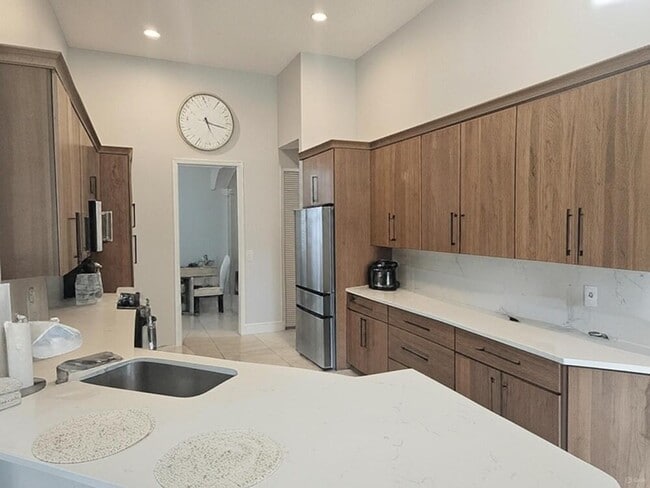 Building Photo - 132 Thornton Dr