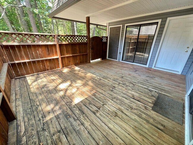 Building Photo - Spacious 3 bedroom in Finley Forest offers convenient location and neighborhood amenities
