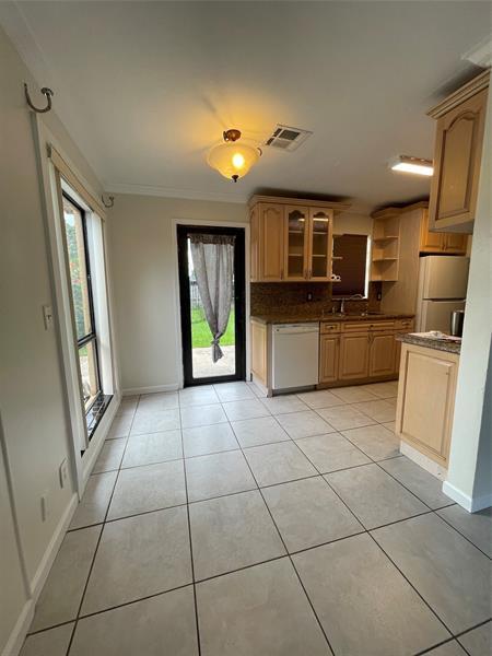 Building Photo - 6101 NW 18th St