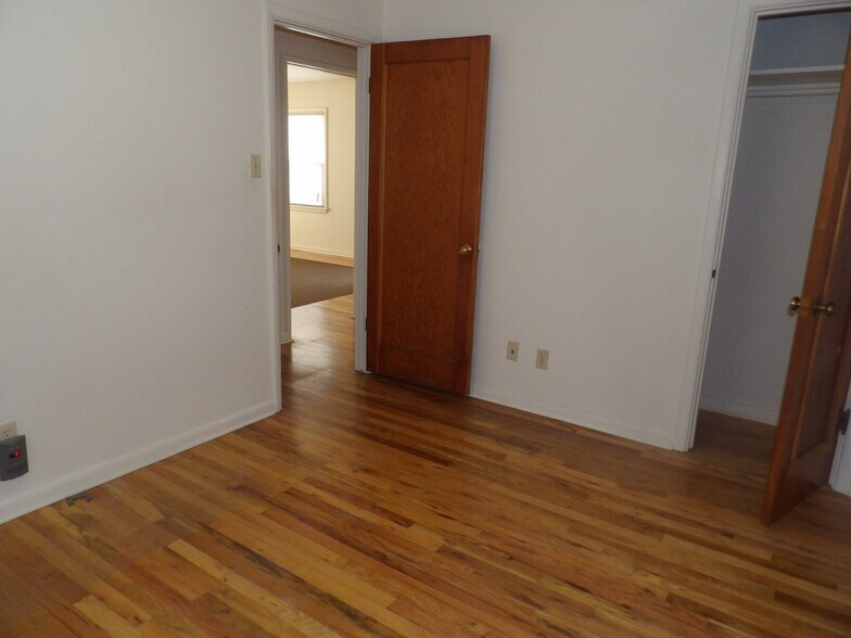 Building Photo - 1501 N Cedar St