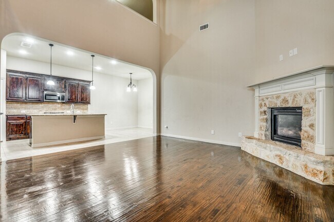Building Photo - Luxurious 4BR/3BA Home in Grand Prairie – ...