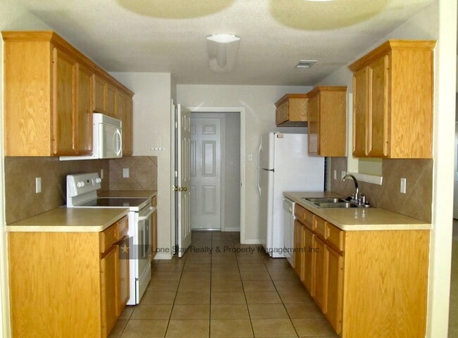 Building Photo - 222 Nolan Ridge Dr