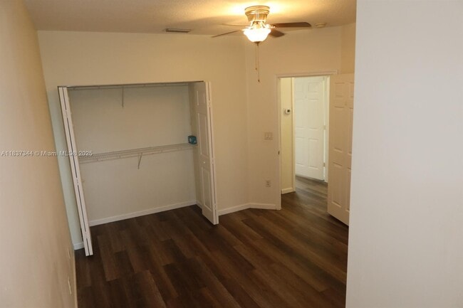 Building Photo - 185 Riverwalk Cir