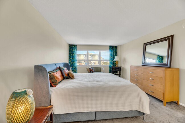 Building Photo - 133 N Pompano Beach Blvd