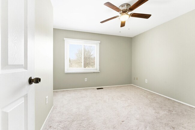 Building Photo - 25845 Buckminster Dr