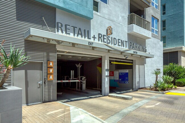 Building Photo - 200 S Los Angeles St